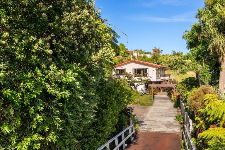 Photo of property in 5 Amelia Crescent, Waikawa, Picton, 7220