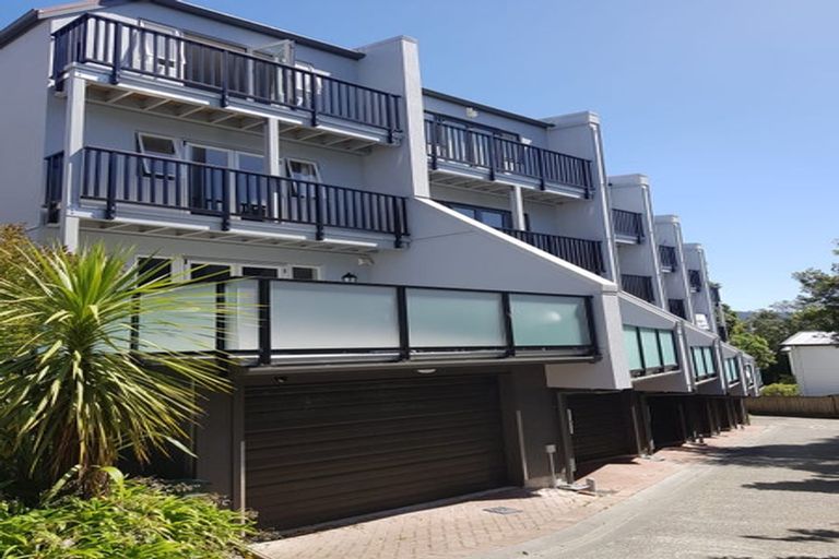 Photo of property in 10/43 Nairn Street, Mount Cook, Wellington, 6011