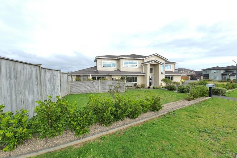 Photo of property in 99 Bayvista Drive, Karaka, Papakura, 2113