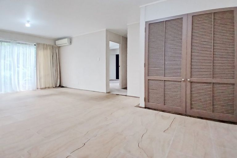 Photo of property in 9 Saddleback Rise, Murrays Bay, Auckland, 0630