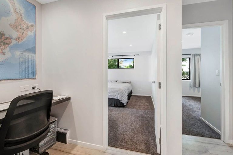 Photo of property in 57 Walton Street, Red Beach, 0932