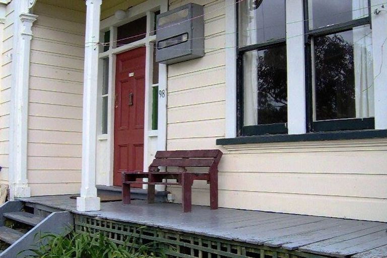 Photo of property in 98 Rolleston Street, Mount Cook, Wellington, 6021