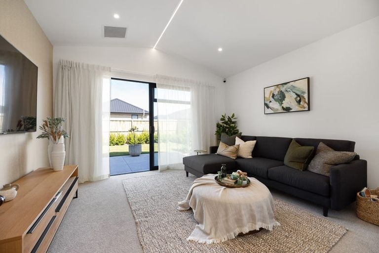 Photo of property in 20 Finstock Way, Rolleston, 7614