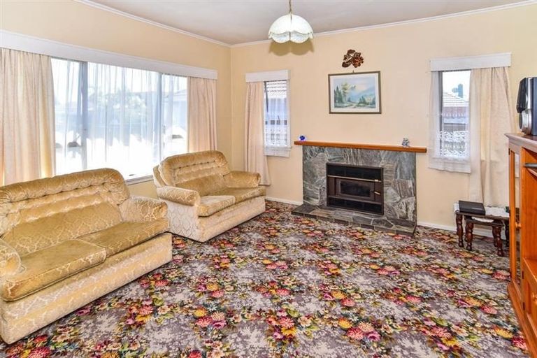 Photo of property in 57 Cambridge Terrace, Papatoetoe, Auckland, 2025