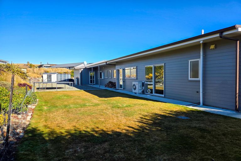 Photo of property in 10 Manning Place, Lake Tekapo, 7999