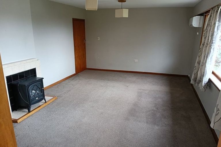 Photo of property in 33 Cossar Street, Burwood, Christchurch, 8083