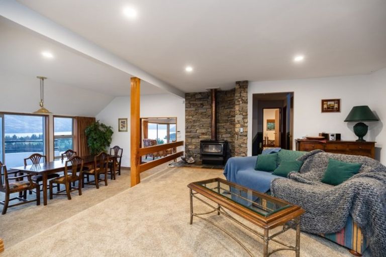 Photo of property in 10 Peregrine Place, Queenstown, 9300