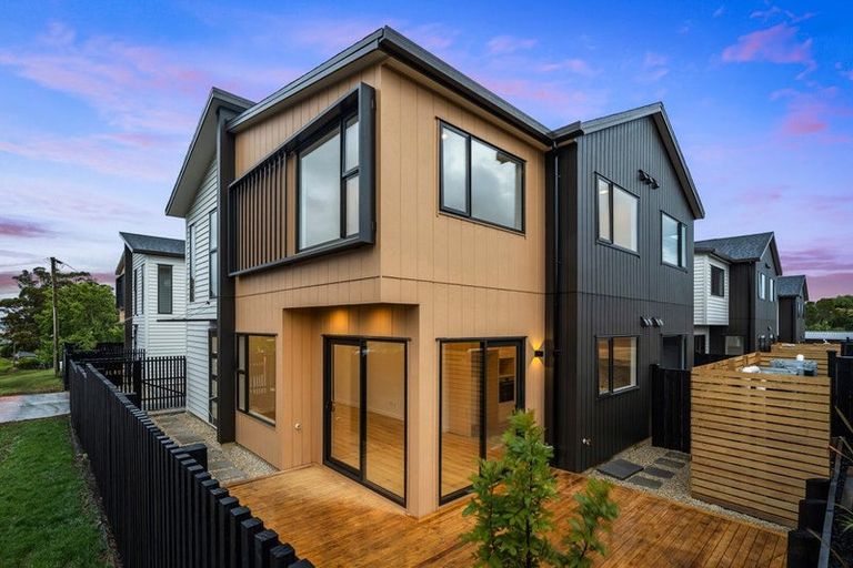 Photo of property in 7e Poto Street, Te Atatu South, Auckland, 0610