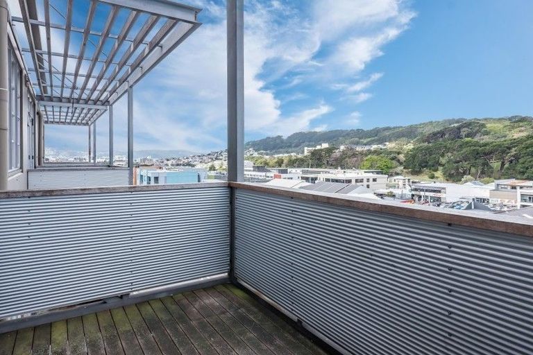 Photo of property in Vespa Apartments, 401/20 Hanson Street, Mount Cook, Wellington, 6021
