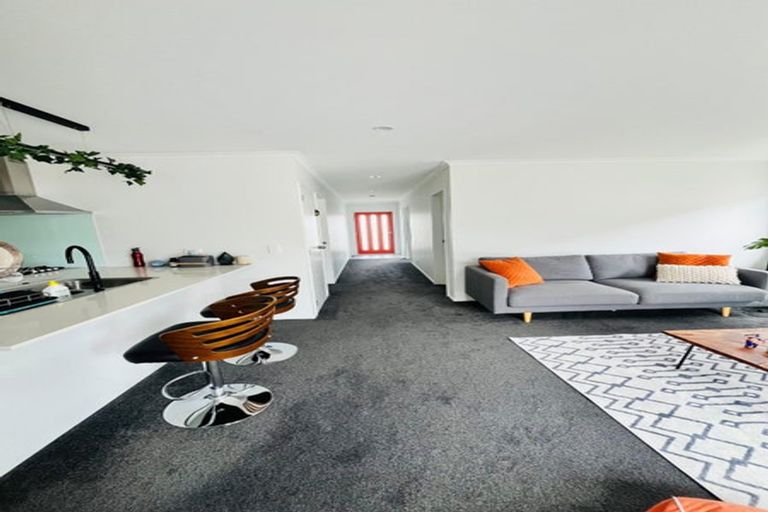 Photo of property in 17 Kutukutu Street, Takanini, 2112