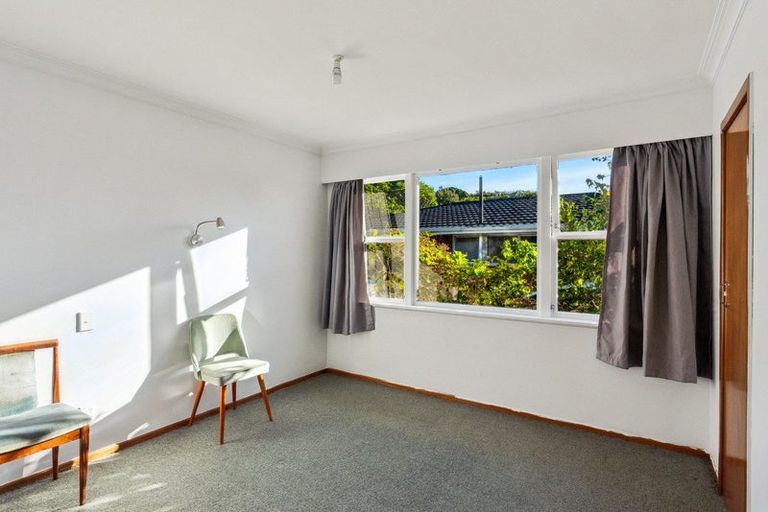 Photo of property in 30 Ngaio Road, Waikanae, 5036