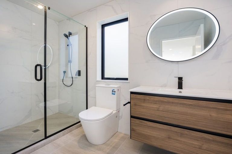 Photo of property in 30a Coronation Road, Hillcrest, Auckland, 0627