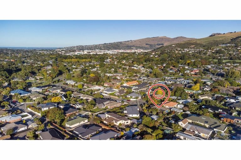 Photo of property in 24 Derrett Place, Saint Martins, Christchurch, 8022