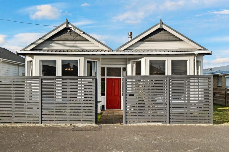 Photo of property in 43 Plunket Street, Saint Kilda, Dunedin, 9012