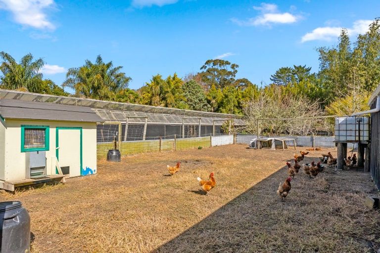 Photo of property in 202 Muriwai Valley Road, Muriwai, Waimauku, 0881