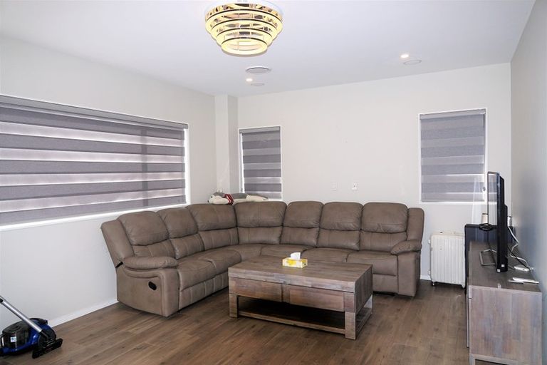 Photo of property in 83a Lake Road, Northcote, Auckland, 0627