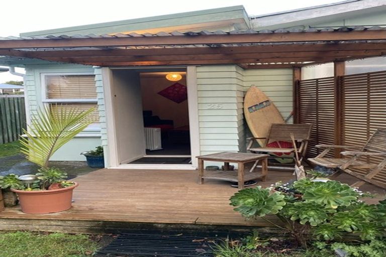 Photo of property in 25 Paragon Avenue, Beach Haven, Auckland, 0626