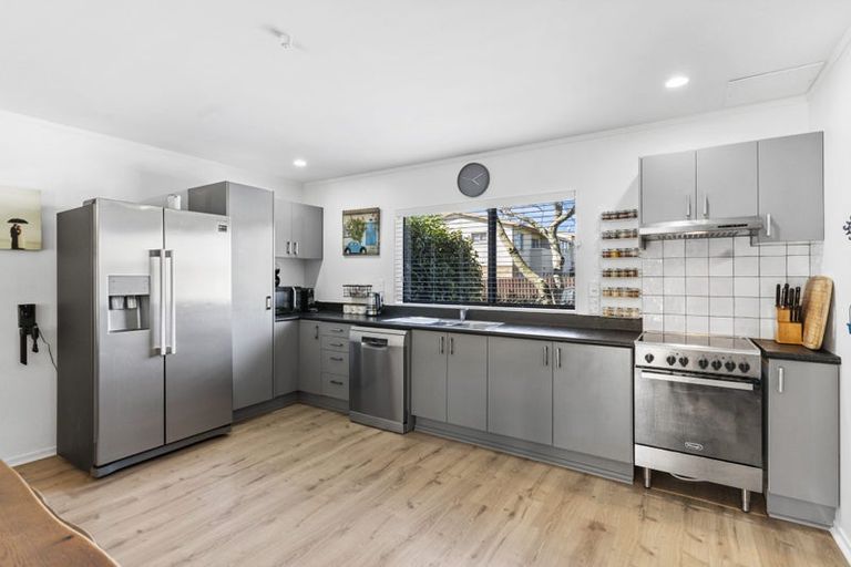 Photo of property in 4 Kora Avenue, Ranui, Auckland, 0612