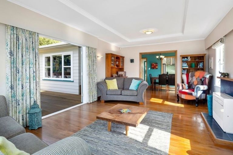 Photo of property in 66 Frankmoore Avenue, Johnsonville, Wellington, 6037