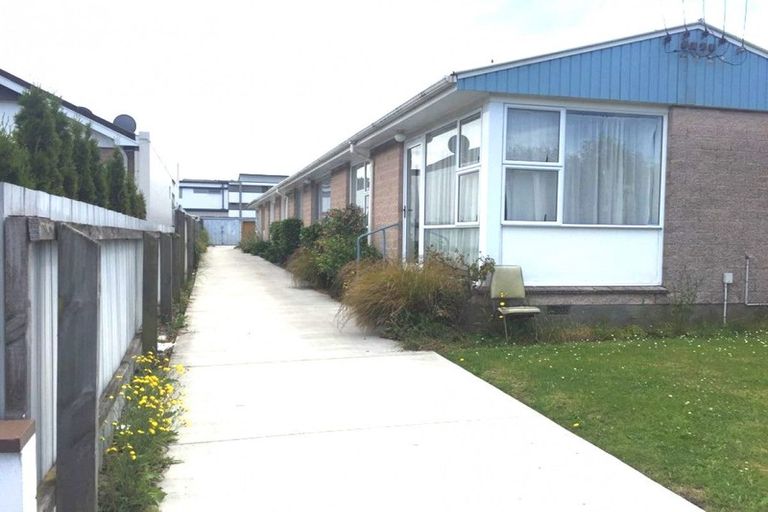 Photo of property in 2/417 Hereford Street, Linwood, Christchurch, 8011