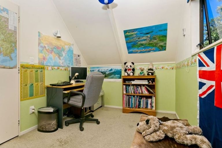 Photo of property in 1/44 Kaipatiki Road, Glenfield, Auckland, 0629