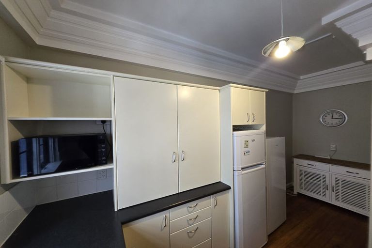 Photo of property in Westhaven Apartments, 10/127u Molesworth Street, Thorndon, Wellington, 6011