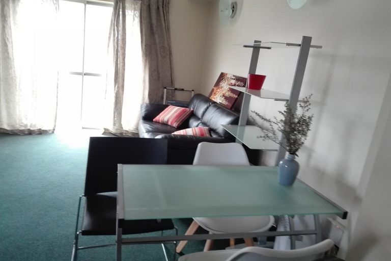 Photo of property in Qba Apartments, 2u/51 Webb Street, Mount Cook, Wellington, 6011