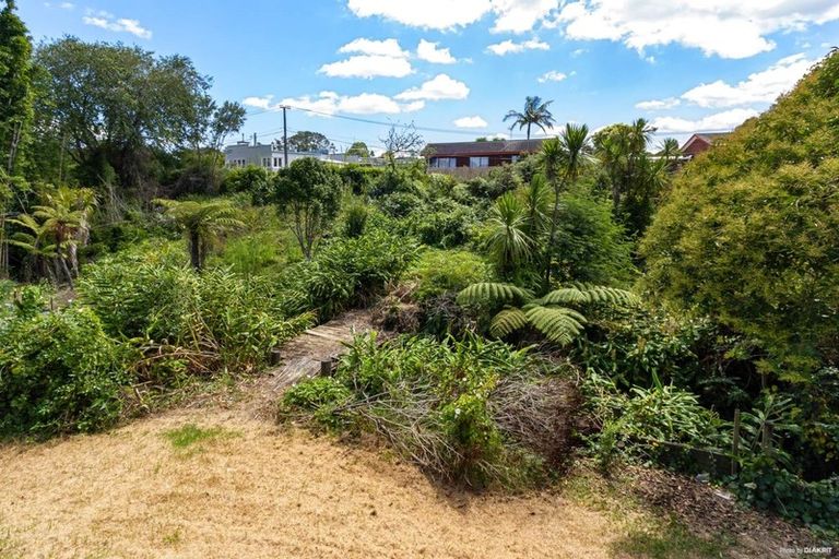 Photo of property in 75 Fruitvale Road, New Lynn, Auckland, 0600