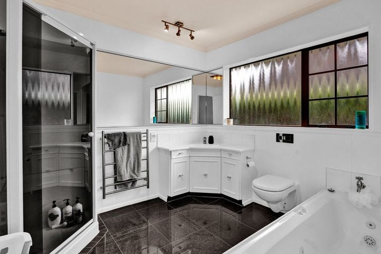 Photo of property in 74 Rata Street, Hawera, 4610