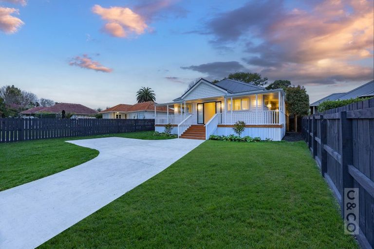 Photo of property in 15 Edward Street, Riverhead, 0820