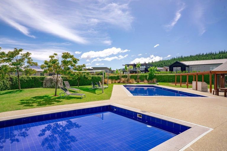 Photo of property in 49 Forest Heights, Wanaka, 9305