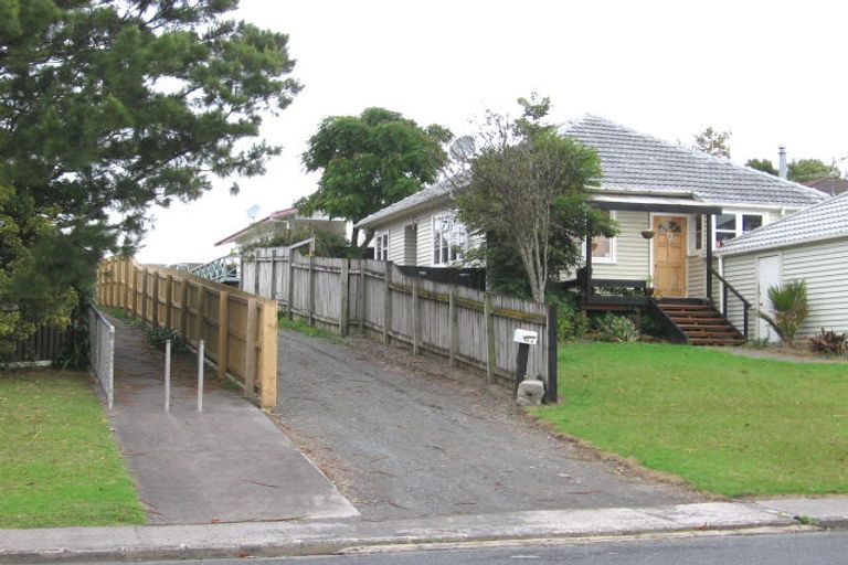 Photo of property in 43a Moire Road, Massey, Auckland, 0614