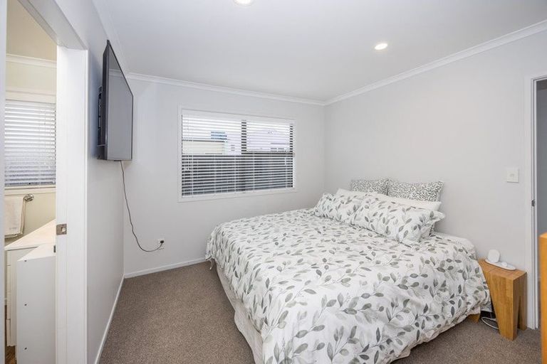 Photo of property in 17u4 Cook Street, Hamilton East, Hamilton, 3216