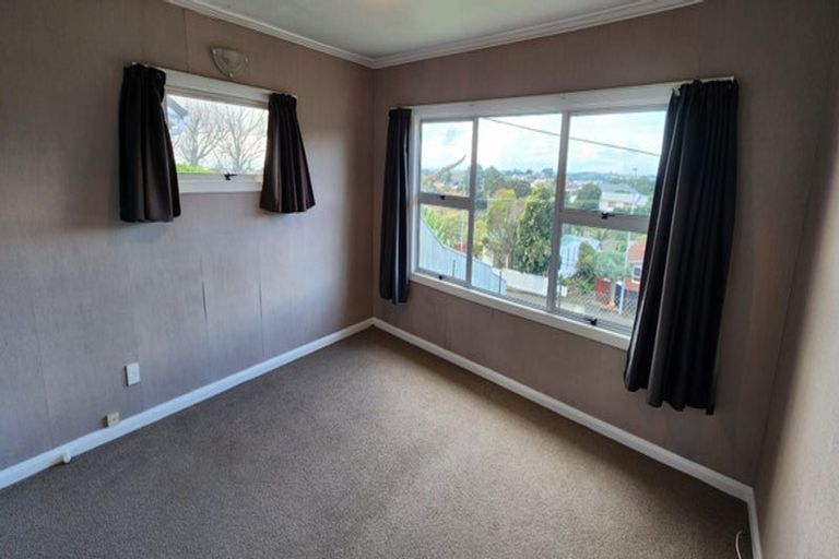 Photo of property in 90 Mangorei Road, Strandon, New Plymouth, 4312