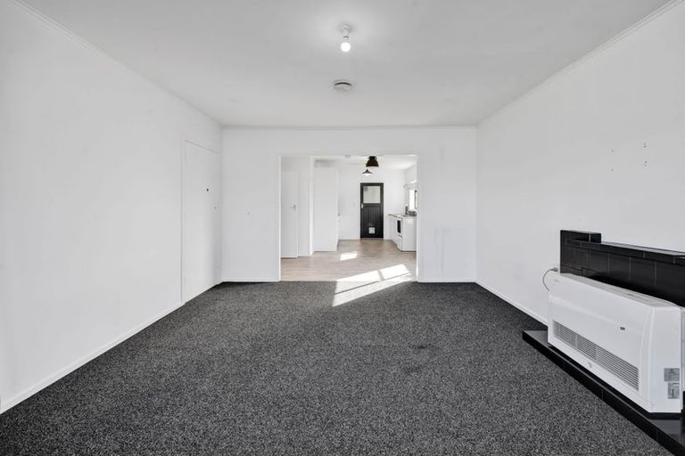 Photo of property in 10 Ramanui Avenue, Hawera, 4610