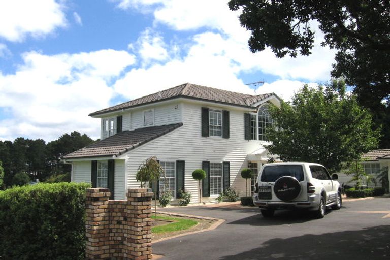 Photo of property in 1/5a Pullum Street, Birkenhead, Auckland, 0626