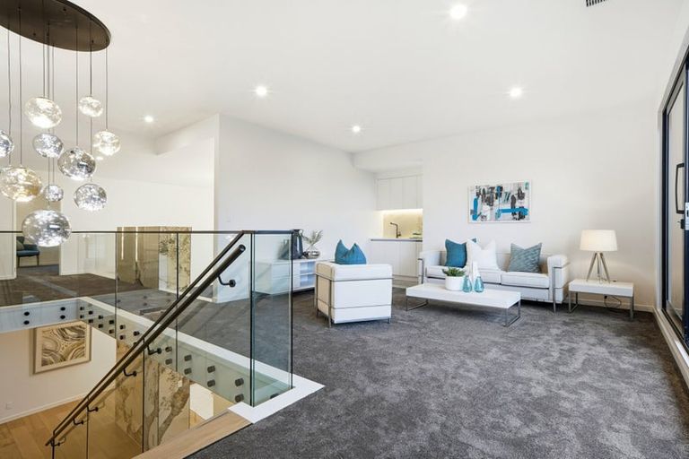 Photo of property in 28 Streamview Way, Long Bay, 0792