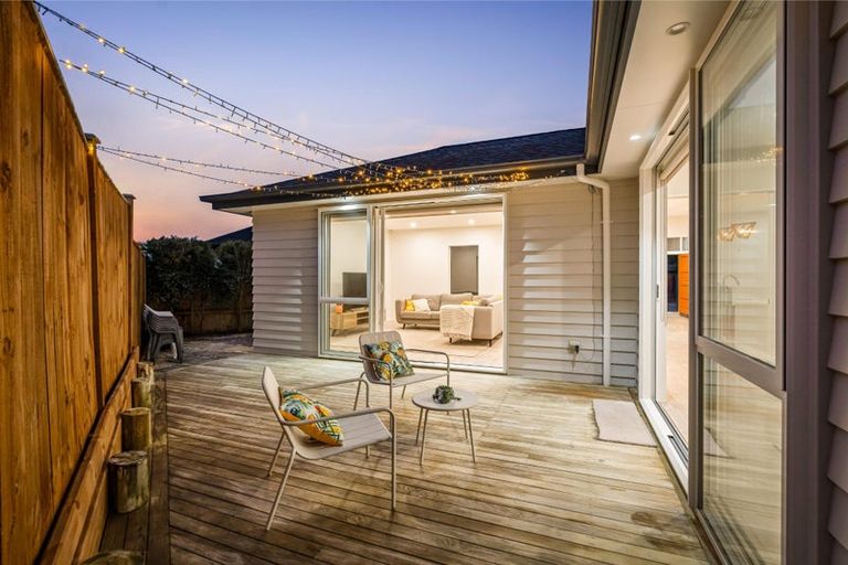 Photo of property in 8 Konoba Avenue, Kumeu, 0810