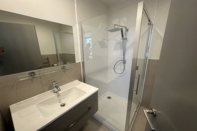 Photo of property in Wyndham Gardens Apartments, 30 Red Oaks Drive, Frankton, Queenstown, 9300