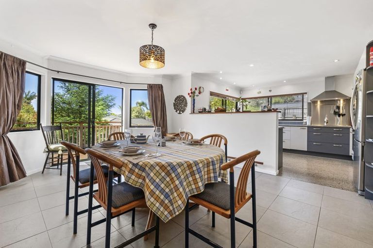 Photo of property in 9 Grovenor Drive, Orewa, 0931