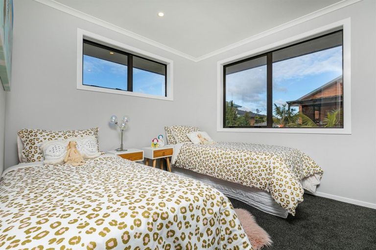 Photo of property in 8 Gordon Stanley Drive, Massey, Auckland, 0614