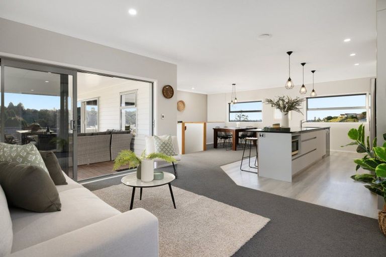 Photo of property in 111 Oteki Park Drive, Welcome Bay, Tauranga, 3112