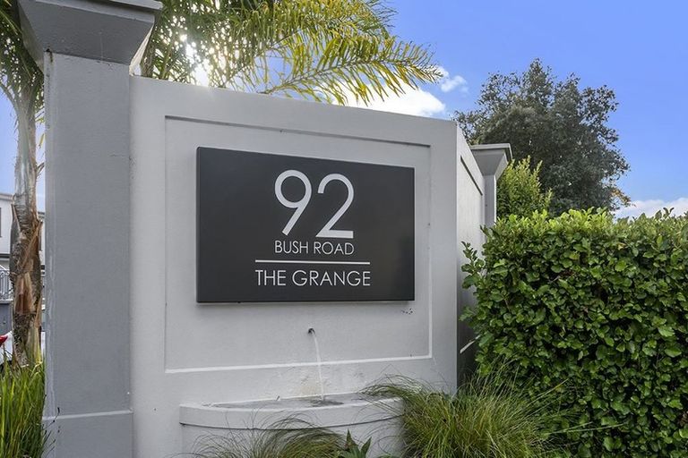 Photo of property in The Grange, 69/92 Bush Road, Albany, Auckland, 0632