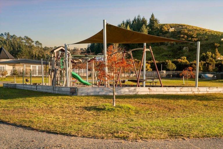 Photo of property in 217 Lakes Boulevard, Pyes Pa, Tauranga, 3112
