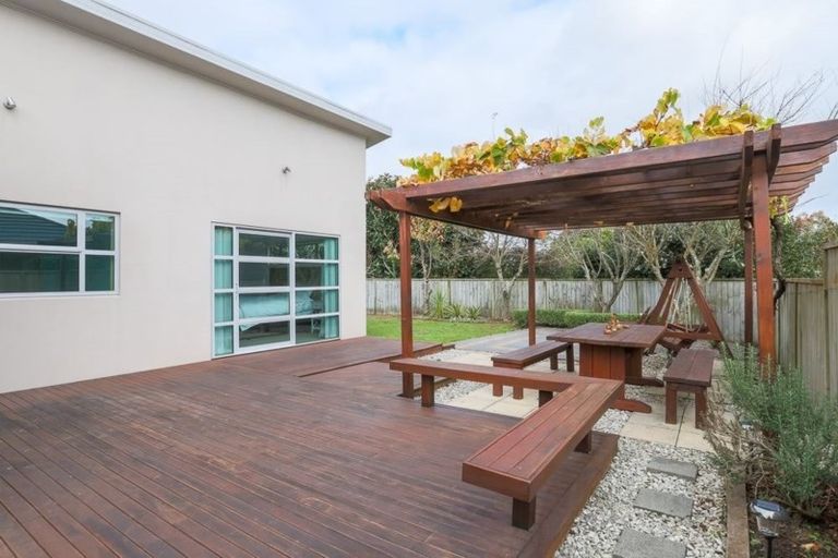 Photo of property in 106 Saint James Drive, Huntington, Hamilton, 3210