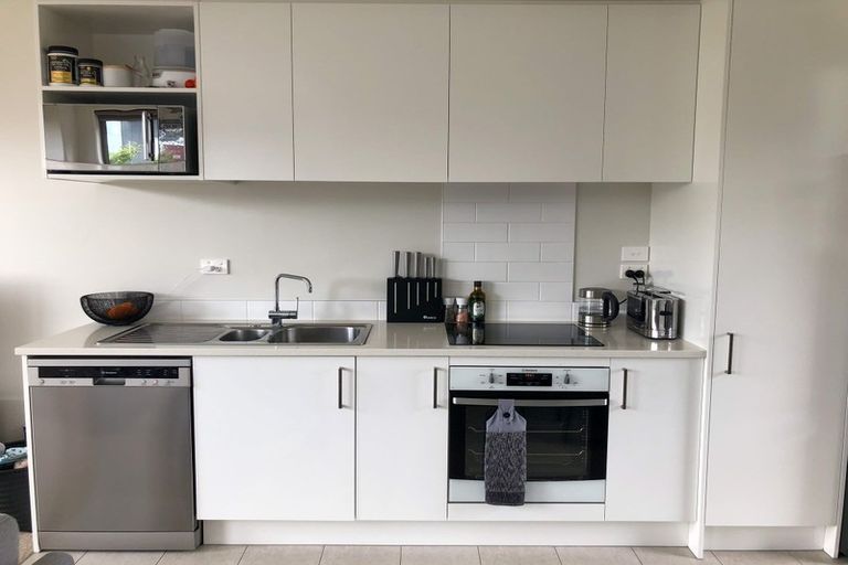 Photo of property in 25 Rangihina Road, Hobsonville, Auckland, 0616