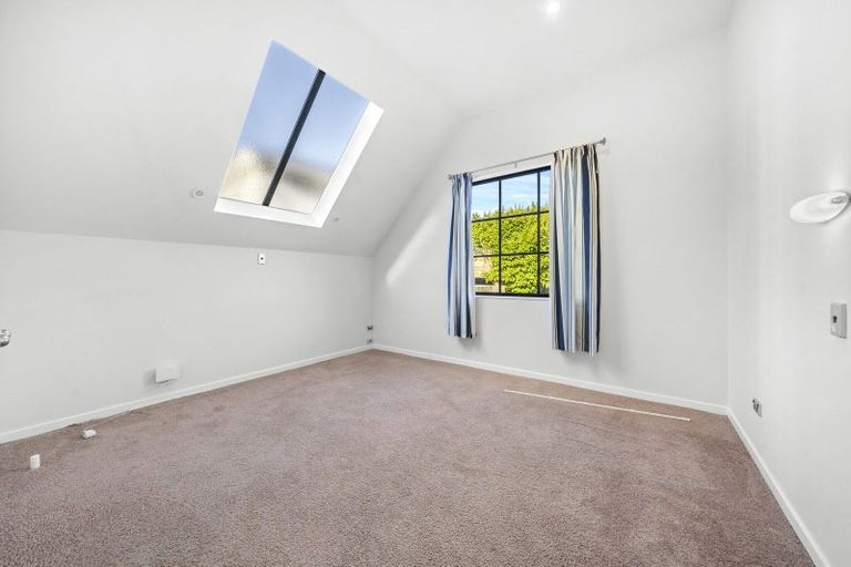 Photo of property in 124b The Ridgeway, Mornington, Wellington, 6021