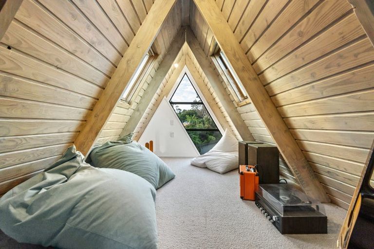 Photo of property in 1/5 Glenbush Place, Birkenhead, Auckland, 0626