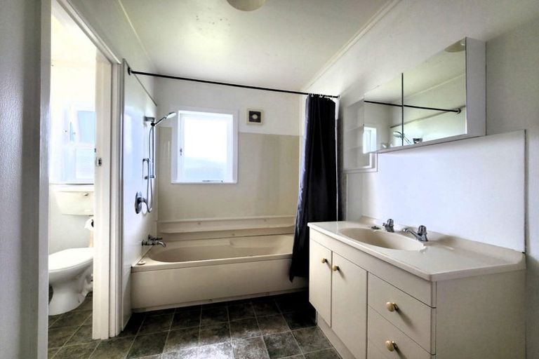 Photo of property in 36 Bill Hercock Street, Pirimai, Napier, 4112