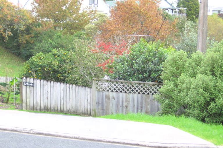 Photo of property in 4b Pohutukawa Avenue, Red Beach, 0932